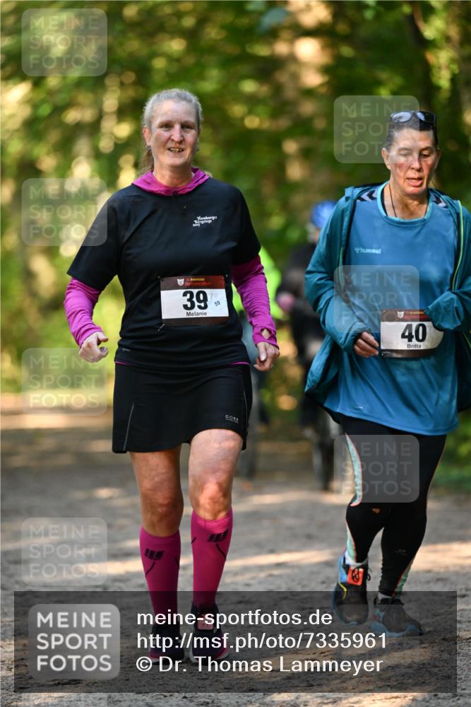 06.10.2024 - Bramfelder Halbmarathon 2024 Dr. Thomas Lammeyer http://msf.ph/oto/7335961 06.10.2024 10:00:55 Laufen 2017, 39, 59, 40 meine-sportfotos.de