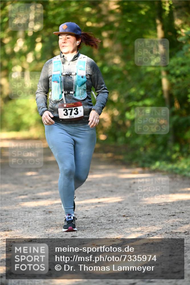 06.10.2024 - Bramfelder Halbmarathon 2024 Dr. Thomas Lammeyer http://msf.ph/oto/7335974 06.10.2024 10:01:13 Laufen 33, 373, 57 meine-sportfotos.de