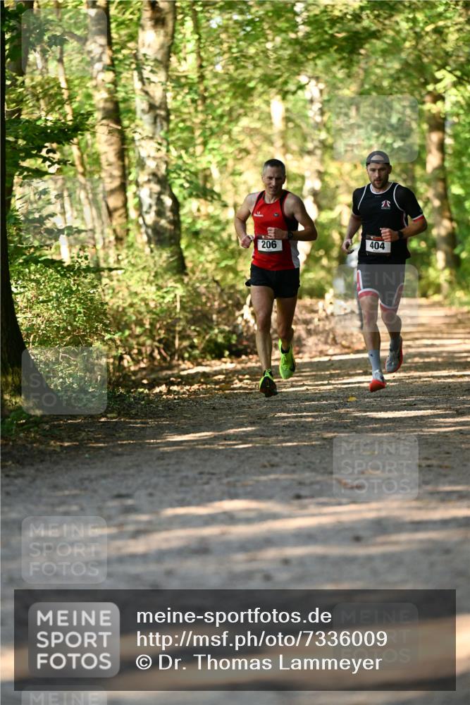 06.10.2024 - Bramfelder Halbmarathon 2024 Dr. Thomas Lammeyer http://msf.ph/oto/7336009 06.10.2024 10:07:43 Laufen 206, 70, 404 meine-sportfotos.de