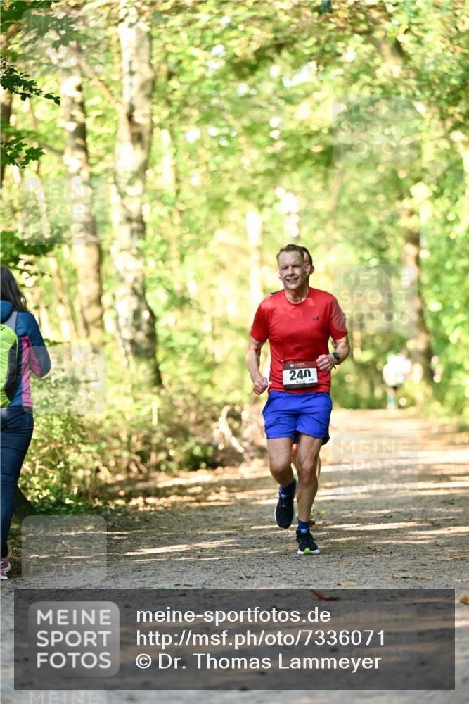 06.10.2024 - Bramfelder Halbmarathon 2024 Dr. Thomas Lammeyer http://msf.ph/oto/7336071 06.10.2024 10:08:29 Laufen 240, 106 meine-sportfotos.de