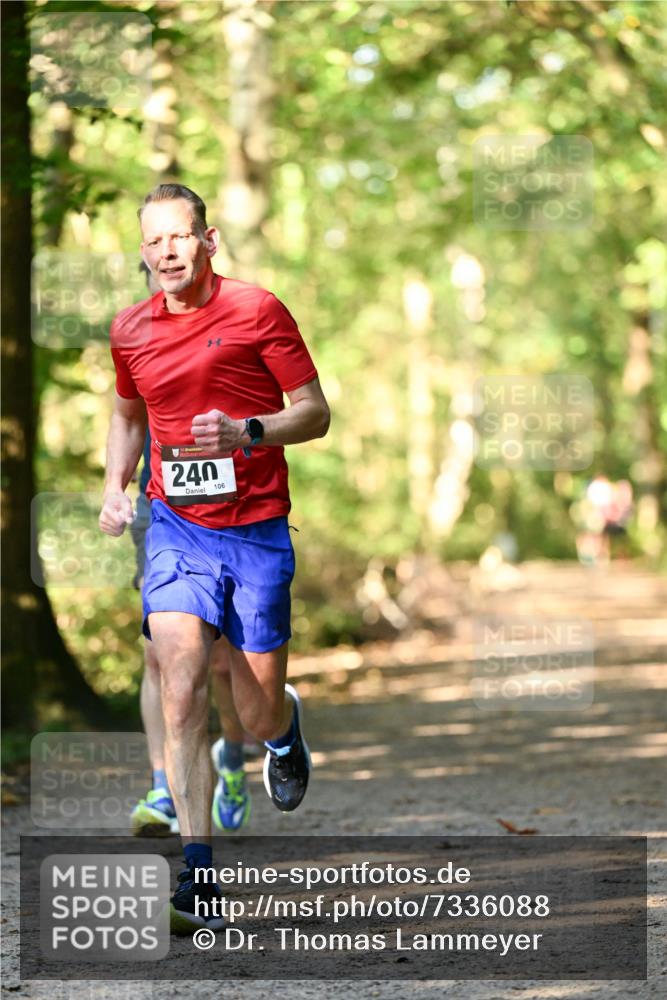 06.10.2024 - Bramfelder Halbmarathon 2024 Dr. Thomas Lammeyer http://msf.ph/oto/7336088 06.10.2024 10:08:31 Laufen 240, 106 meine-sportfotos.de