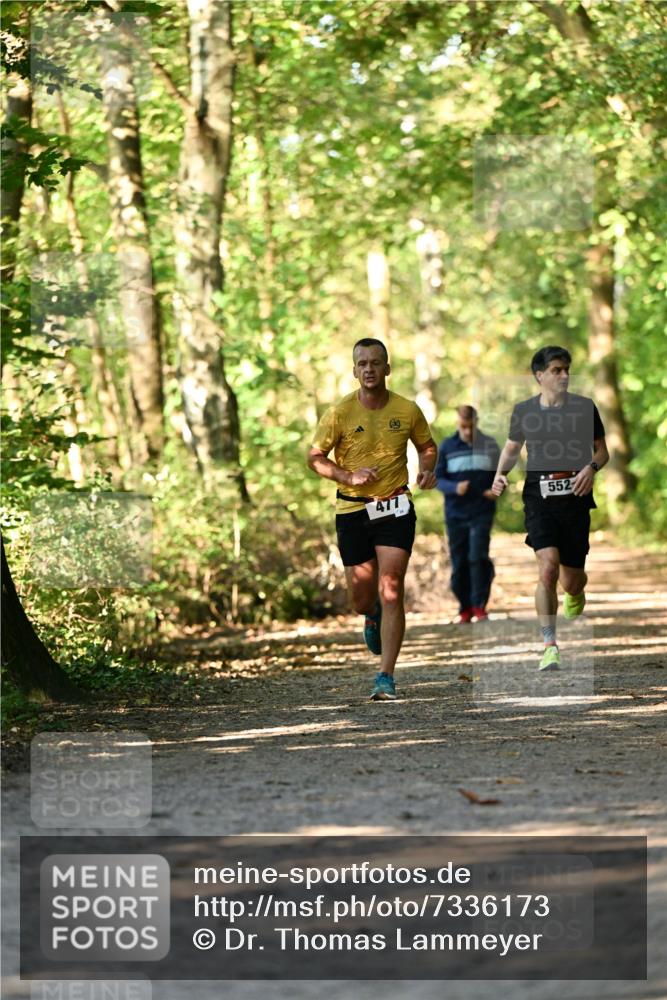 06.10.2024 - Bramfelder Halbmarathon 2024 Dr. Thomas Lammeyer http://msf.ph/oto/7336173 06.10.2024 10:10:15 Laufen 477, 552 meine-sportfotos.de