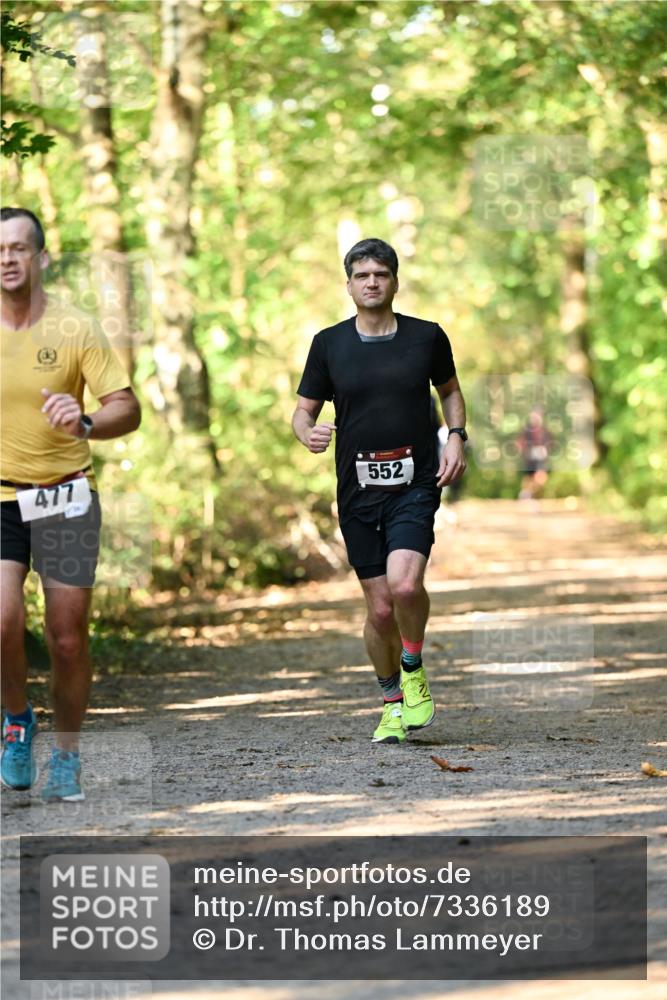 06.10.2024 - Bramfelder Halbmarathon 2024 Dr. Thomas Lammeyer http://msf.ph/oto/7336189 06.10.2024 10:10:18 Laufen 477, 552 meine-sportfotos.de