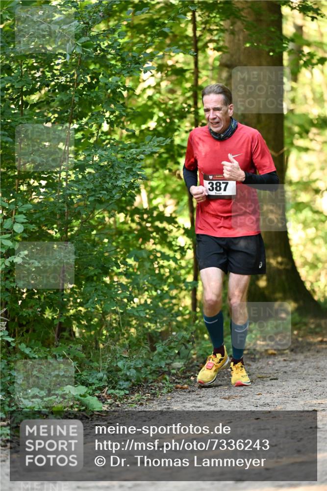 06.10.2024 - Bramfelder Halbmarathon 2024 Dr. Thomas Lammeyer http://msf.ph/oto/7336243 06.10.2024 10:11:38 Laufen 387 meine-sportfotos.de