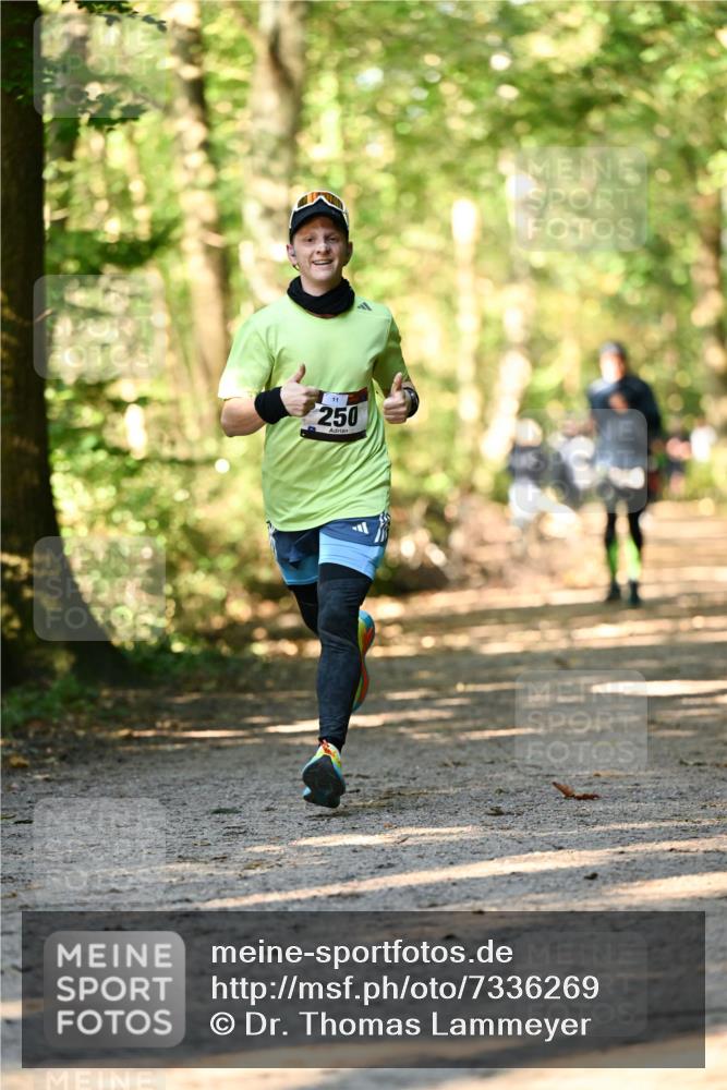 06.10.2024 - Bramfelder Halbmarathon 2024 Dr. Thomas Lammeyer http://msf.ph/oto/7336269 06.10.2024 10:11:50 Laufen 11, 250 meine-sportfotos.de