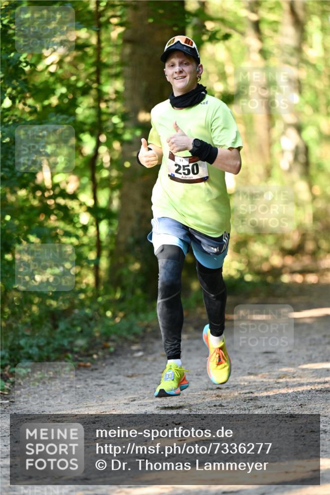 06.10.2024 - Bramfelder Halbmarathon 2024 Dr. Thomas Lammeyer http://msf.ph/oto/7336277 06.10.2024 10:11:51 Laufen 11, 250 meine-sportfotos.de
