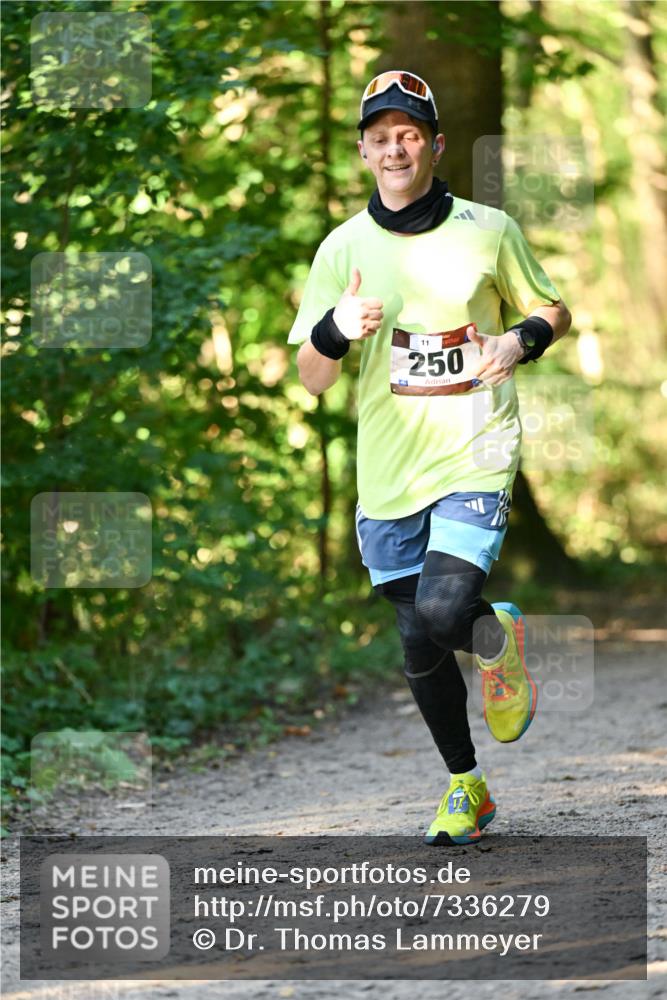 06.10.2024 - Bramfelder Halbmarathon 2024 Dr. Thomas Lammeyer http://msf.ph/oto/7336279 06.10.2024 10:11:51 Laufen 11, 250 meine-sportfotos.de