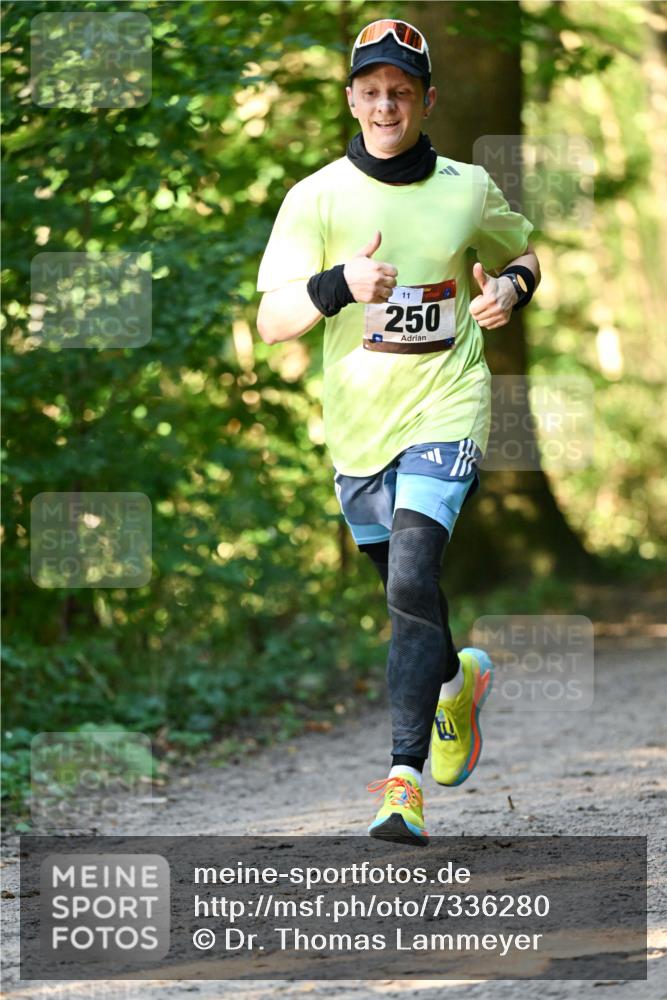 06.10.2024 - Bramfelder Halbmarathon 2024 Dr. Thomas Lammeyer http://msf.ph/oto/7336280 06.10.2024 10:11:51 Laufen 11, 250 meine-sportfotos.de