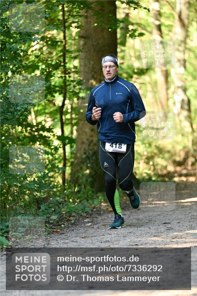 06.10.2024 - Bramfelder Halbmarathon 2024 Dr. Thomas Lammeyer http://msf.ph/oto/7336292 06.10.2024 10:11:57 Laufen 6, 418 meine-sportfotos.de