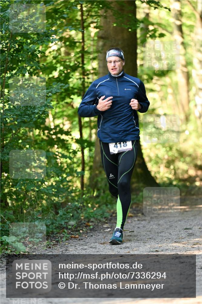 06.10.2024 - Bramfelder Halbmarathon 2024 Dr. Thomas Lammeyer http://msf.ph/oto/7336294 06.10.2024 10:11:57 Laufen 6, 418 meine-sportfotos.de