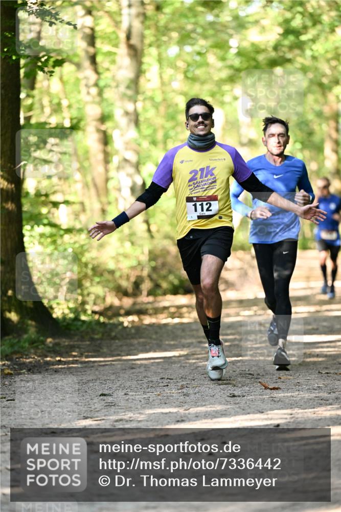 06.10.2024 - Bramfelder Halbmarathon 2024 Dr. Thomas Lammeyer http://msf.ph/oto/7336442 06.10.2024 10:13:53 Laufen 21, 112 meine-sportfotos.de