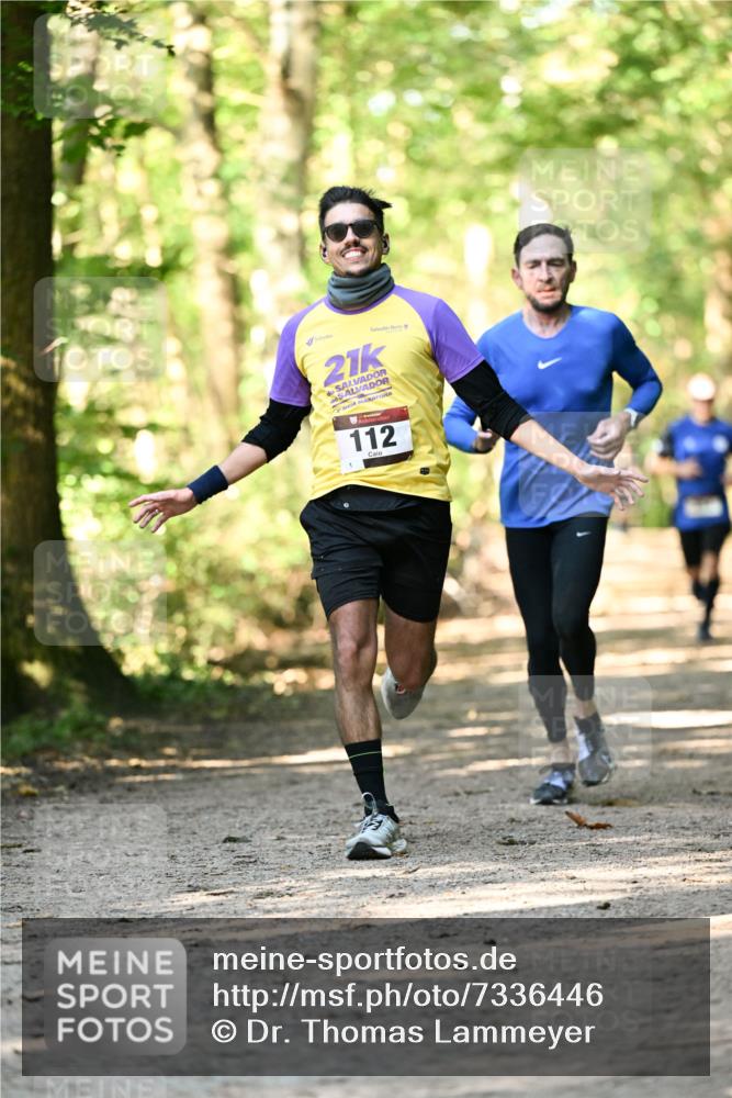 06.10.2024 - Bramfelder Halbmarathon 2024 Dr. Thomas Lammeyer http://msf.ph/oto/7336446 06.10.2024 10:13:53 Laufen 21, 112 meine-sportfotos.de