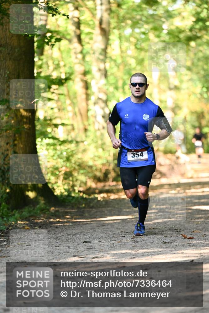06.10.2024 - Bramfelder Halbmarathon 2024 Dr. Thomas Lammeyer http://msf.ph/oto/7336464 06.10.2024 10:13:59 Laufen 354 meine-sportfotos.de