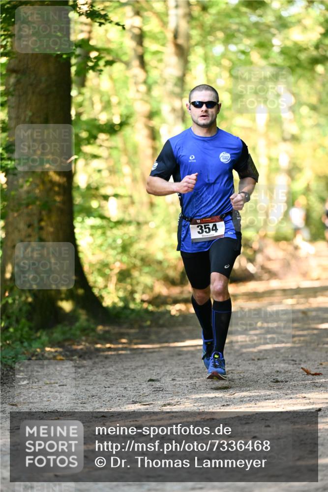 06.10.2024 - Bramfelder Halbmarathon 2024 Dr. Thomas Lammeyer http://msf.ph/oto/7336468 06.10.2024 10:14:00 Laufen 354 meine-sportfotos.de