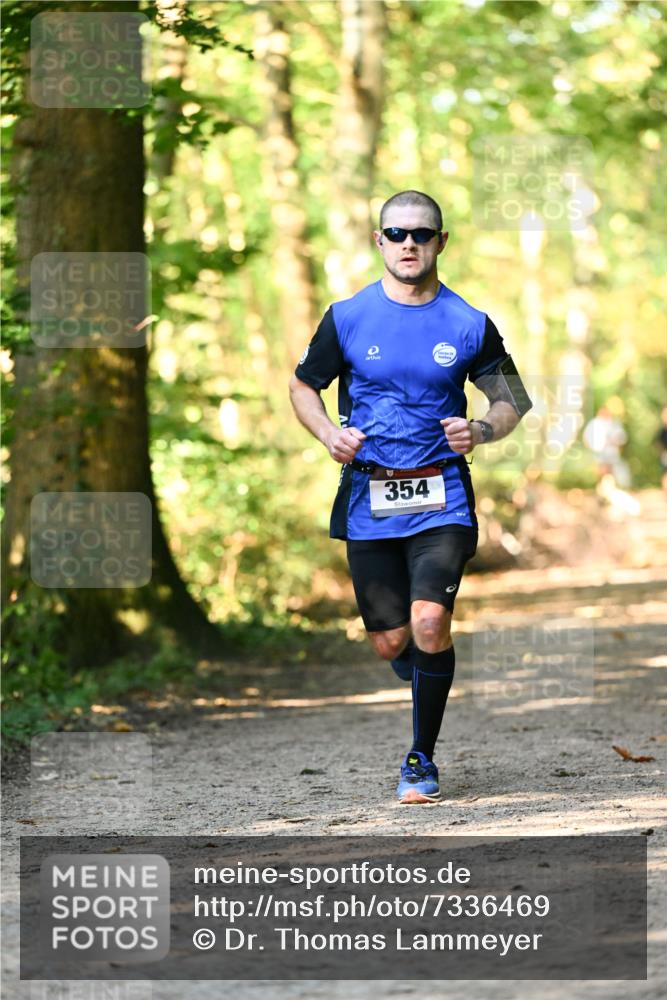 06.10.2024 - Bramfelder Halbmarathon 2024 Dr. Thomas Lammeyer http://msf.ph/oto/7336469 06.10.2024 10:14:00 Laufen 354 meine-sportfotos.de