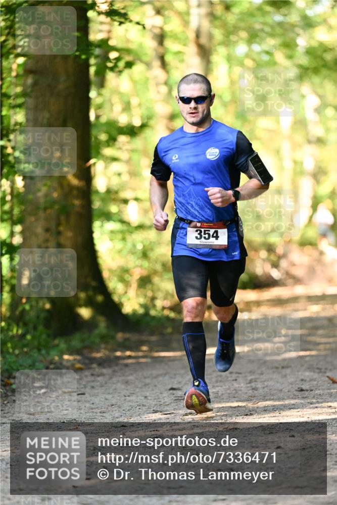 06.10.2024 - Bramfelder Halbmarathon 2024 Dr. Thomas Lammeyer http://msf.ph/oto/7336471 06.10.2024 10:14:00 Laufen 354 meine-sportfotos.de