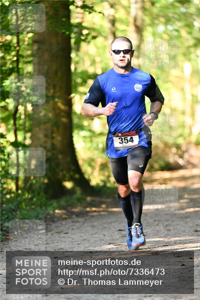 06.10.2024 - Bramfelder Halbmarathon 2024 Dr. Thomas Lammeyer http://msf.ph/oto/7336473 06.10.2024 10:14:00 Laufen 354 meine-sportfotos.de