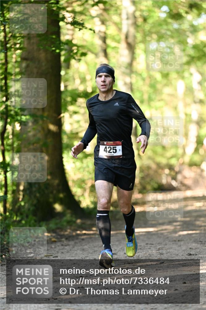 06.10.2024 - Bramfelder Halbmarathon 2024 Dr. Thomas Lammeyer http://msf.ph/oto/7336484 06.10.2024 10:14:17 Laufen 425 meine-sportfotos.de