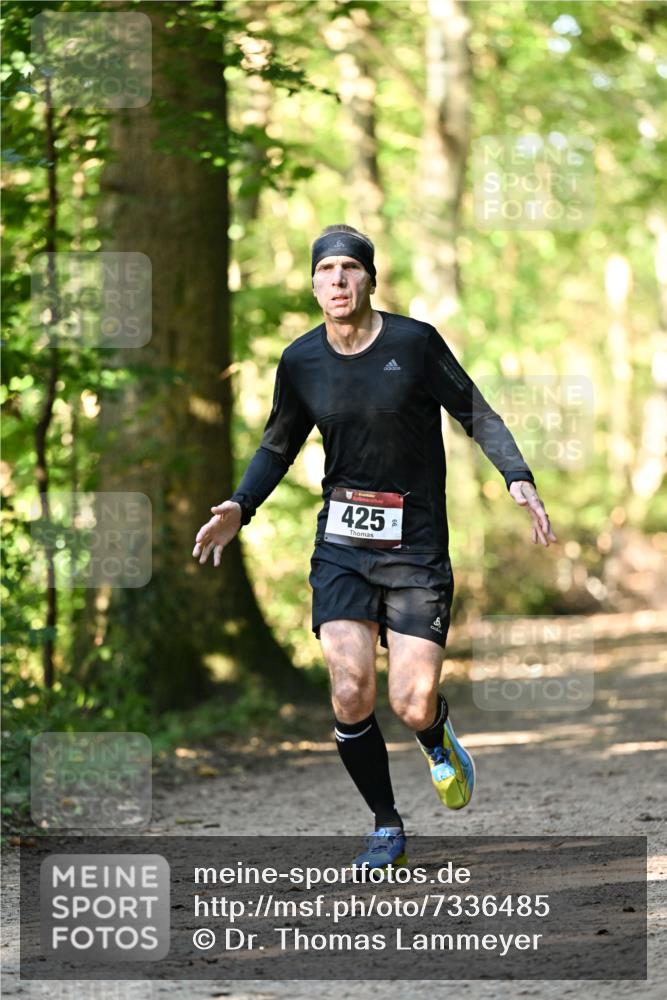 06.10.2024 - Bramfelder Halbmarathon 2024 Dr. Thomas Lammeyer http://msf.ph/oto/7336485 06.10.2024 10:14:17 Laufen 425, 99 meine-sportfotos.de