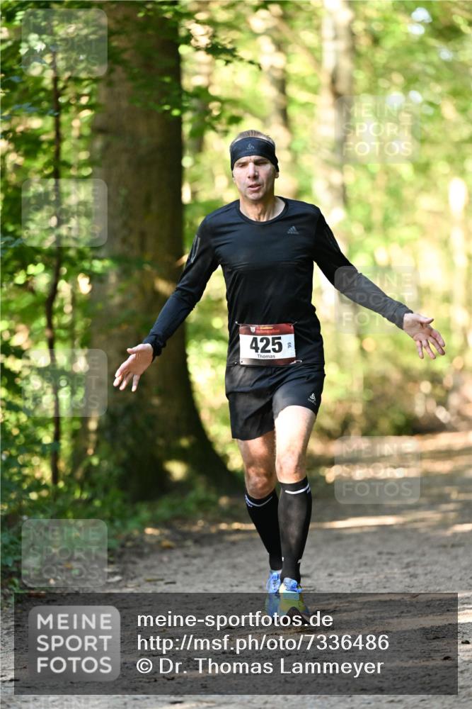 06.10.2024 - Bramfelder Halbmarathon 2024 Dr. Thomas Lammeyer http://msf.ph/oto/7336486 06.10.2024 10:14:17 Laufen 425 meine-sportfotos.de