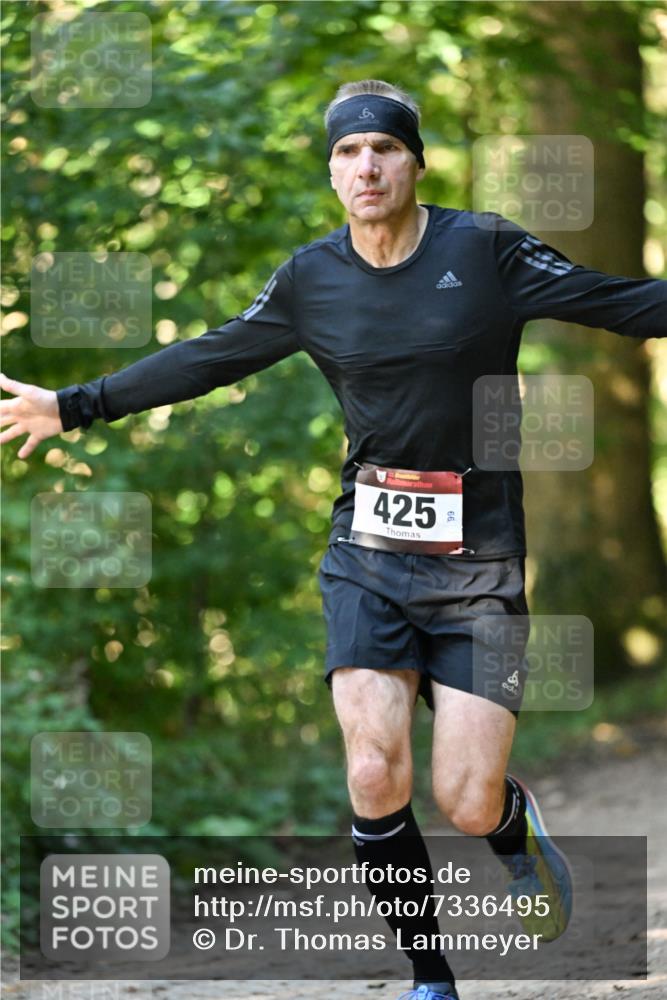 06.10.2024 - Bramfelder Halbmarathon 2024 Dr. Thomas Lammeyer http://msf.ph/oto/7336495 06.10.2024 10:14:19 Laufen 425 meine-sportfotos.de