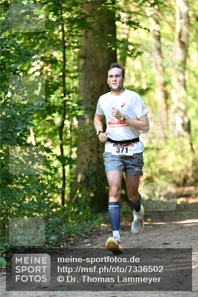 06.10.2024 - Bramfelder Halbmarathon 2024 Dr. Thomas Lammeyer http://msf.ph/oto/7336502 06.10.2024 10:14:24 Laufen 371 meine-sportfotos.de