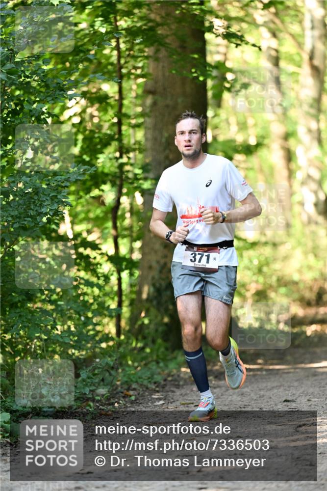 06.10.2024 - Bramfelder Halbmarathon 2024 Dr. Thomas Lammeyer http://msf.ph/oto/7336503 06.10.2024 10:14:24 Laufen 371, 38 meine-sportfotos.de