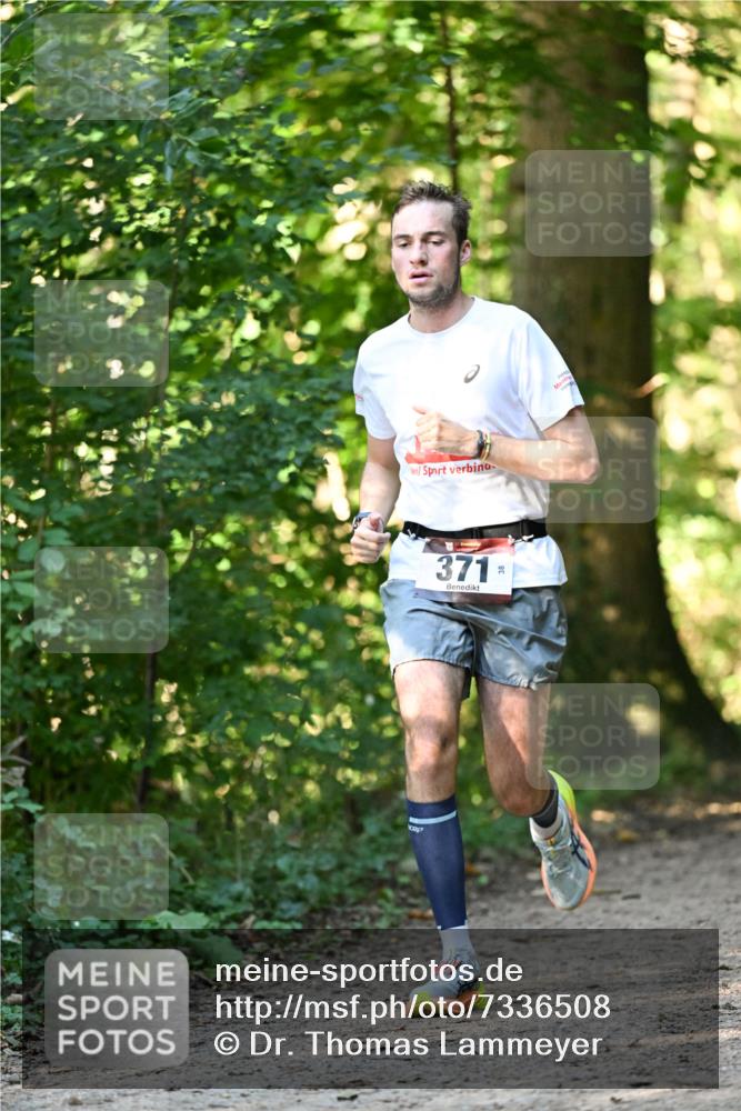 06.10.2024 - Bramfelder Halbmarathon 2024 Dr. Thomas Lammeyer http://msf.ph/oto/7336508 06.10.2024 10:14:25 Laufen 371, 8 meine-sportfotos.de