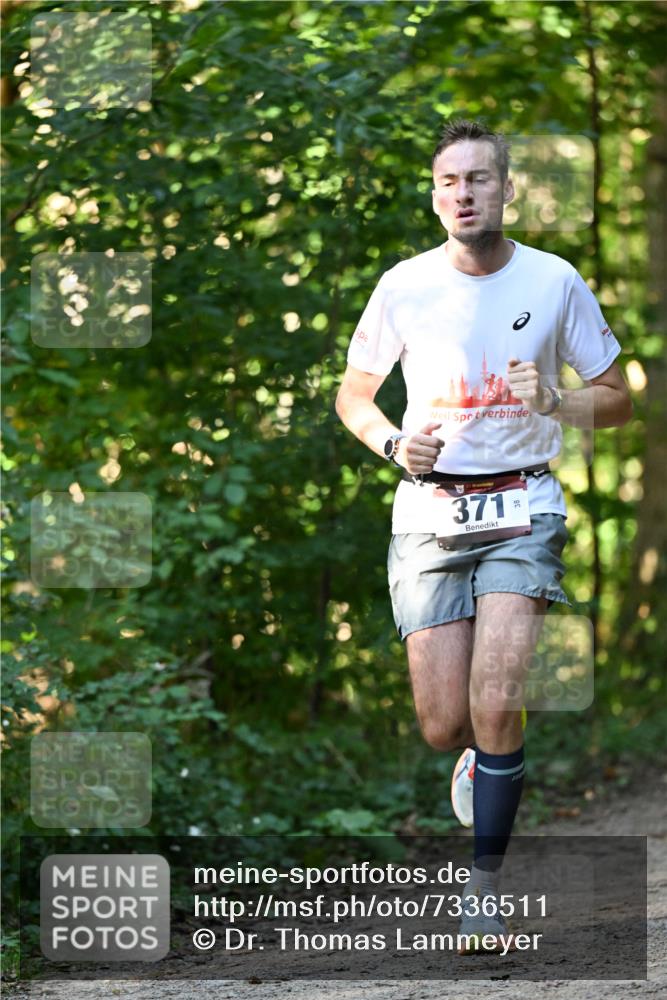 06.10.2024 - Bramfelder Halbmarathon 2024 Dr. Thomas Lammeyer http://msf.ph/oto/7336511 06.10.2024 10:14:25 Laufen 371 meine-sportfotos.de