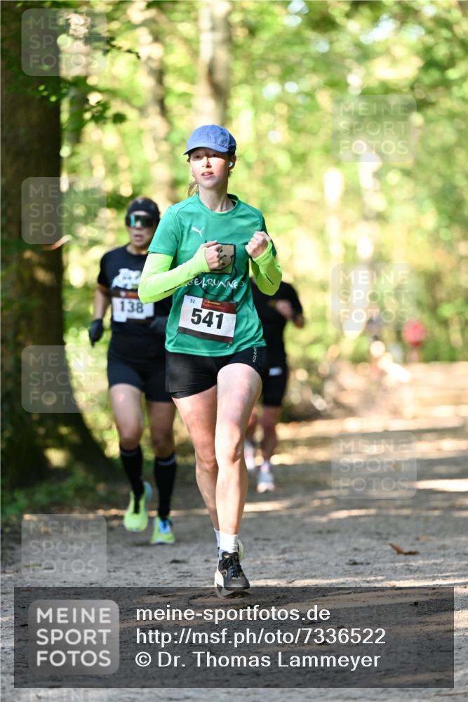 06.10.2024 - Bramfelder Halbmarathon 2024 Dr. Thomas Lammeyer http://msf.ph/oto/7336522 06.10.2024 10:14:29 Laufen 138, 92, 541 meine-sportfotos.de