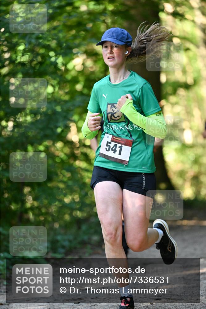 06.10.2024 - Bramfelder Halbmarathon 2024 Dr. Thomas Lammeyer http://msf.ph/oto/7336531 06.10.2024 10:14:30 Laufen 92, 541 meine-sportfotos.de