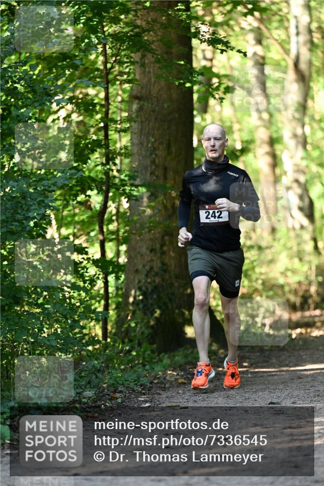 06.10.2024 - Bramfelder Halbmarathon 2024 Dr. Thomas Lammeyer http://msf.ph/oto/7336545 06.10.2024 10:14:53 Laufen 242 meine-sportfotos.de