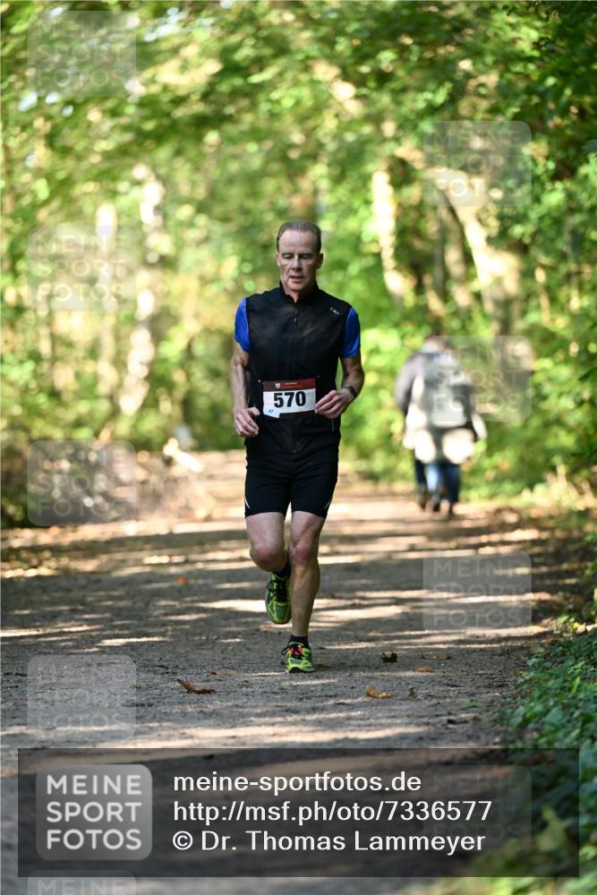 06.10.2024 - Bramfelder Halbmarathon 2024 Dr. Thomas Lammeyer http://msf.ph/oto/7336577 06.10.2024 10:15:14 Laufen 47, 570 meine-sportfotos.de