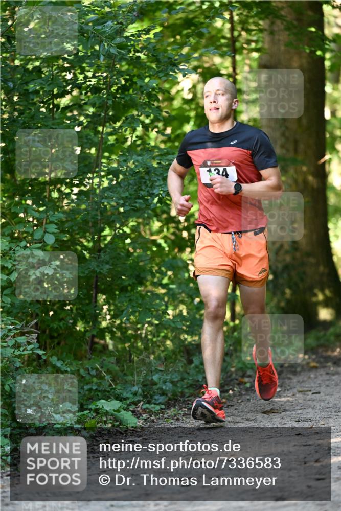 06.10.2024 - Bramfelder Halbmarathon 2024 Dr. Thomas Lammeyer http://msf.ph/oto/7336583 06.10.2024 10:15:15 Laufen 134 meine-sportfotos.de