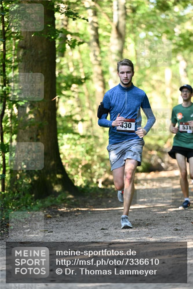 06.10.2024 - Bramfelder Halbmarathon 2024 Dr. Thomas Lammeyer http://msf.ph/oto/7336610 06.10.2024 10:15:56 Laufen 430, 531 meine-sportfotos.de