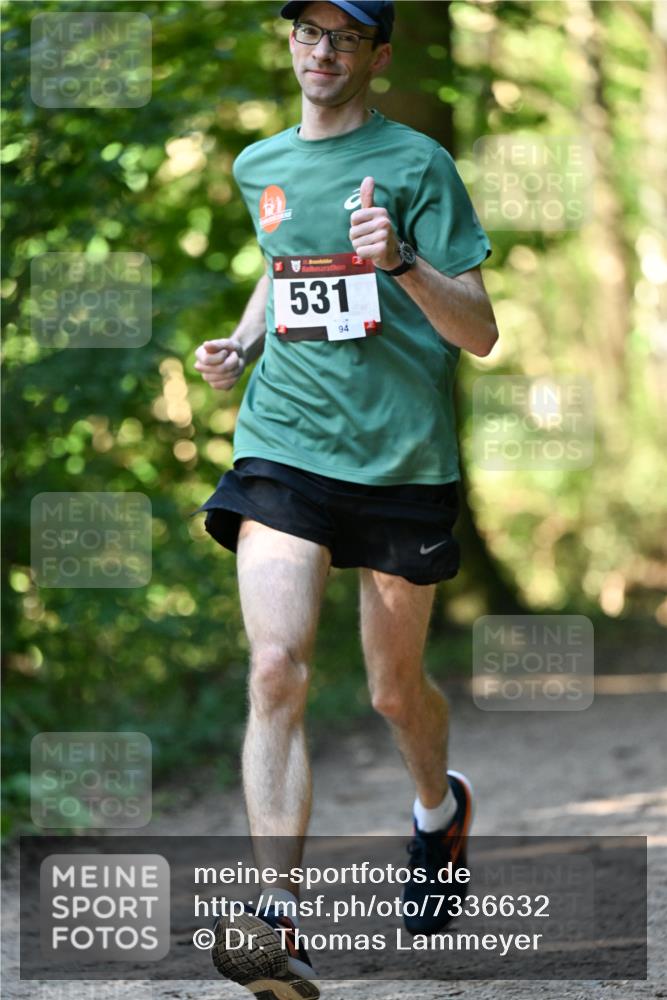 06.10.2024 - Bramfelder Halbmarathon 2024 Dr. Thomas Lammeyer http://msf.ph/oto/7336632 06.10.2024 10:16:00 Laufen 531, 94 meine-sportfotos.de