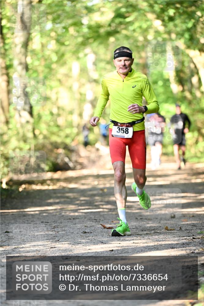 06.10.2024 - Bramfelder Halbmarathon 2024 Dr. Thomas Lammeyer http://msf.ph/oto/7336654 06.10.2024 10:16:15 Laufen 358 meine-sportfotos.de