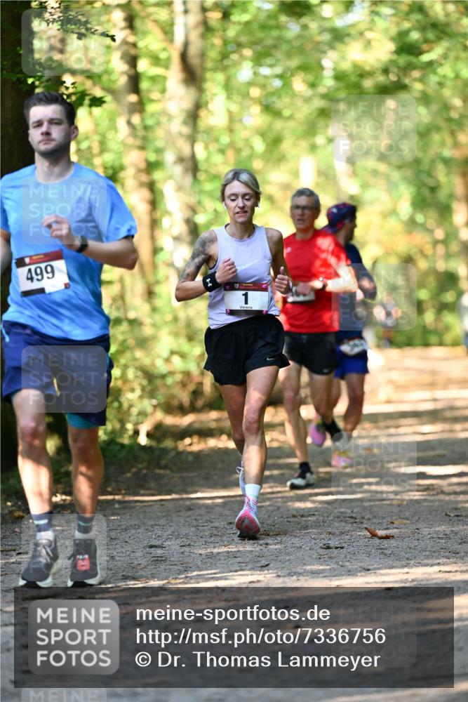 06.10.2024 - Bramfelder Halbmarathon 2024 Dr. Thomas Lammeyer http://msf.ph/oto/7336756 06.10.2024 10:16:44 Laufen 499 meine-sportfotos.de