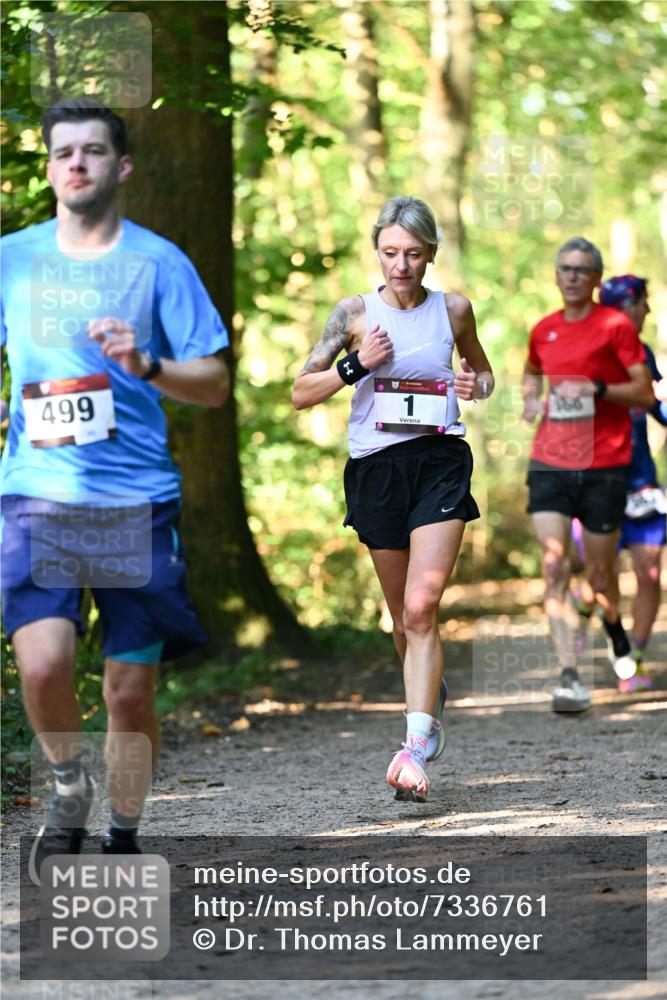 06.10.2024 - Bramfelder Halbmarathon 2024 Dr. Thomas Lammeyer http://msf.ph/oto/7336761 06.10.2024 10:16:45 Laufen 499, 166 meine-sportfotos.de