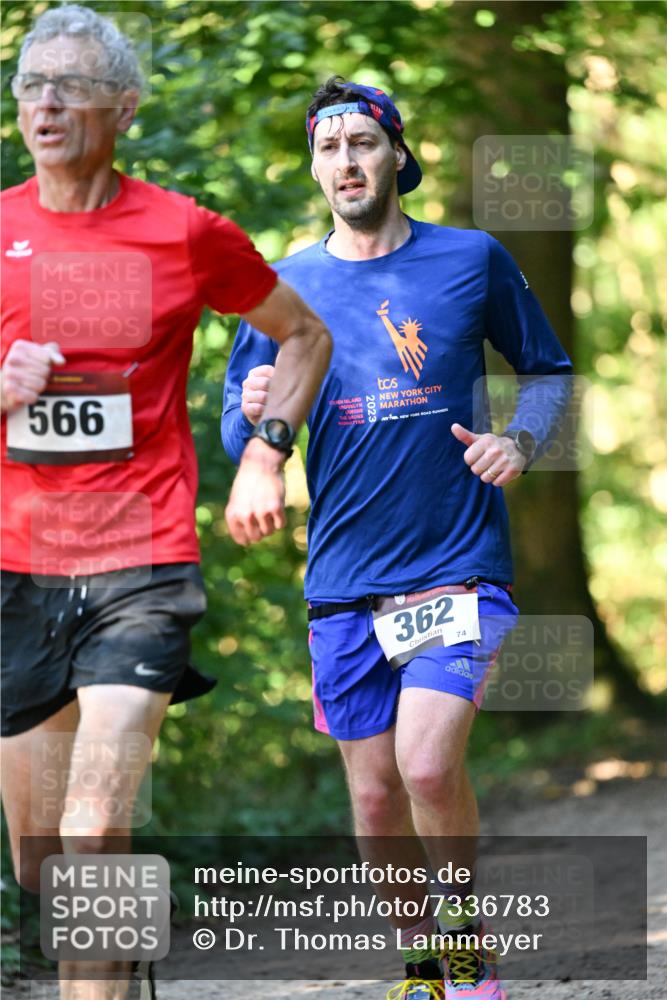 06.10.2024 - Bramfelder Halbmarathon 2024 Dr. Thomas Lammeyer http://msf.ph/oto/7336783 06.10.2024 10:16:48 Laufen 566, 362, 74 meine-sportfotos.de