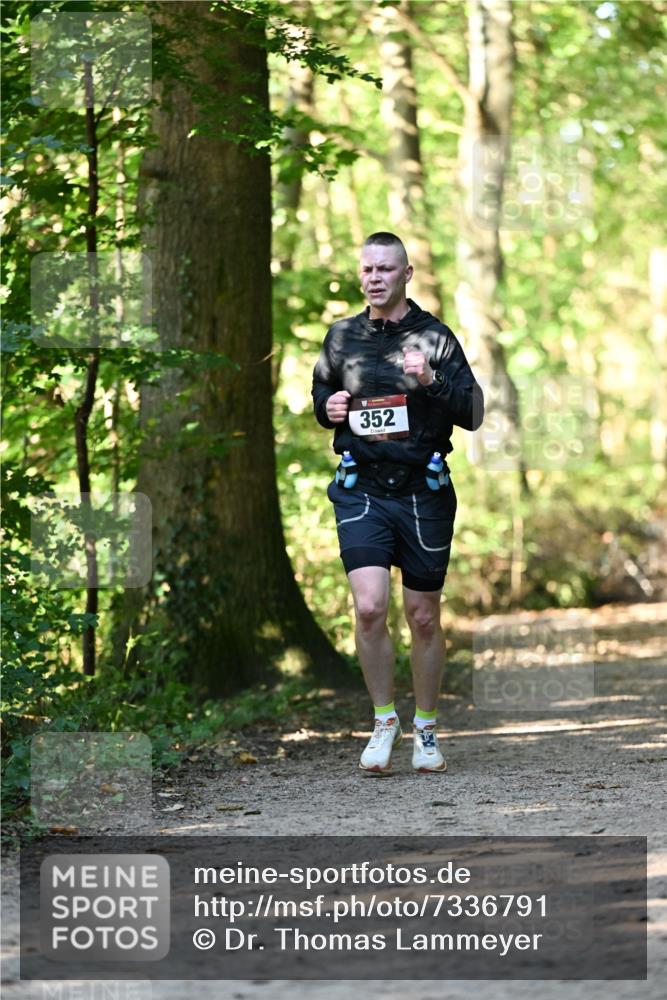 06.10.2024 - Bramfelder Halbmarathon 2024 Dr. Thomas Lammeyer http://msf.ph/oto/7336791 06.10.2024 10:17:09 Laufen 352 meine-sportfotos.de