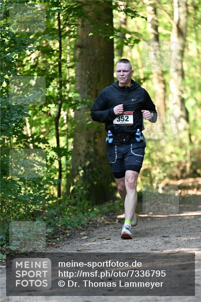 06.10.2024 - Bramfelder Halbmarathon 2024 Dr. Thomas Lammeyer http://msf.ph/oto/7336795 06.10.2024 10:17:10 Laufen 352 meine-sportfotos.de