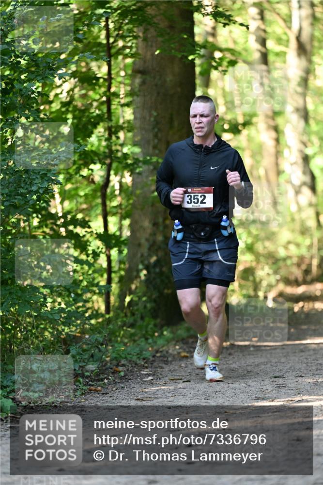 06.10.2024 - Bramfelder Halbmarathon 2024 Dr. Thomas Lammeyer http://msf.ph/oto/7336796 06.10.2024 10:17:10 Laufen 352 meine-sportfotos.de