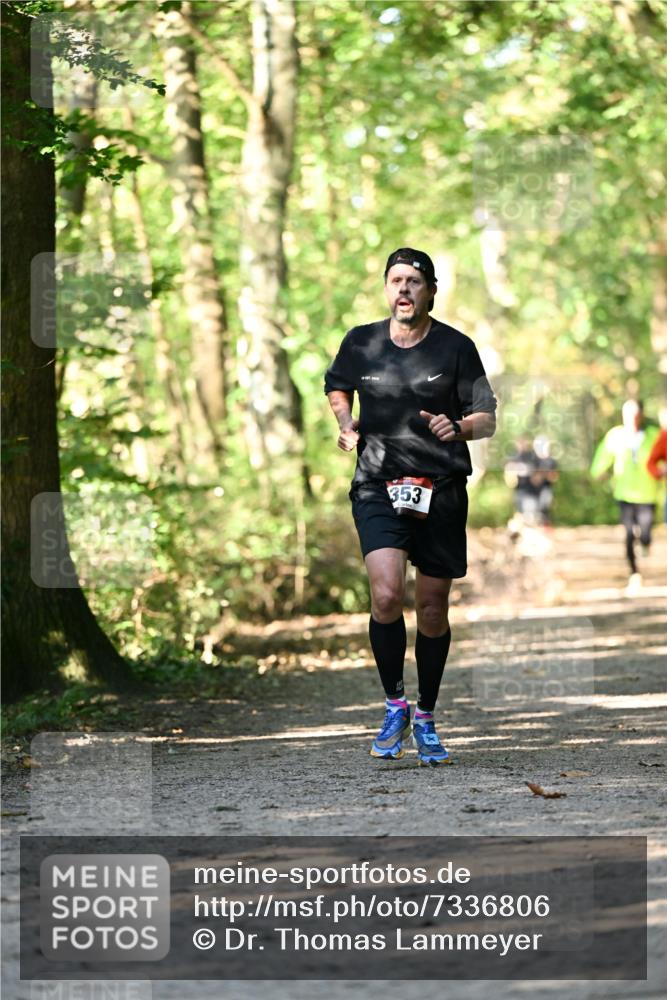 06.10.2024 - Bramfelder Halbmarathon 2024 Dr. Thomas Lammeyer http://msf.ph/oto/7336806 06.10.2024 10:17:12 Laufen 353 meine-sportfotos.de