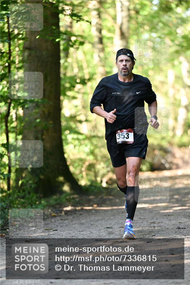 06.10.2024 - Bramfelder Halbmarathon 2024 Dr. Thomas Lammeyer http://msf.ph/oto/7336815 06.10.2024 10:17:13 Laufen 2002, 353 meine-sportfotos.de