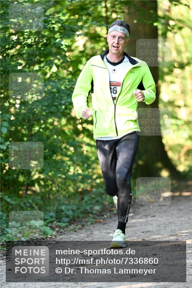 06.10.2024 - Bramfelder Halbmarathon 2024 Dr. Thomas Lammeyer http://msf.ph/oto/7336860 06.10.2024 10:17:24 Laufen 6 meine-sportfotos.de
