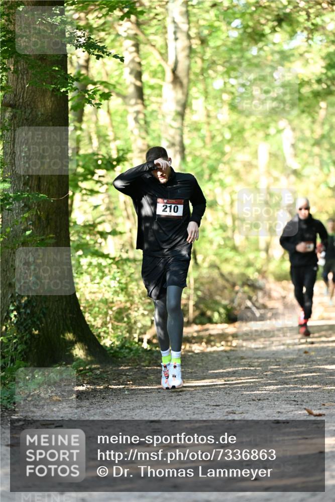 06.10.2024 - Bramfelder Halbmarathon 2024 Dr. Thomas Lammeyer http://msf.ph/oto/7336863 06.10.2024 10:17:33 Laufen 210 meine-sportfotos.de