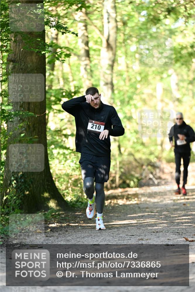 06.10.2024 - Bramfelder Halbmarathon 2024 Dr. Thomas Lammeyer http://msf.ph/oto/7336865 06.10.2024 10:17:33 Laufen 210 meine-sportfotos.de