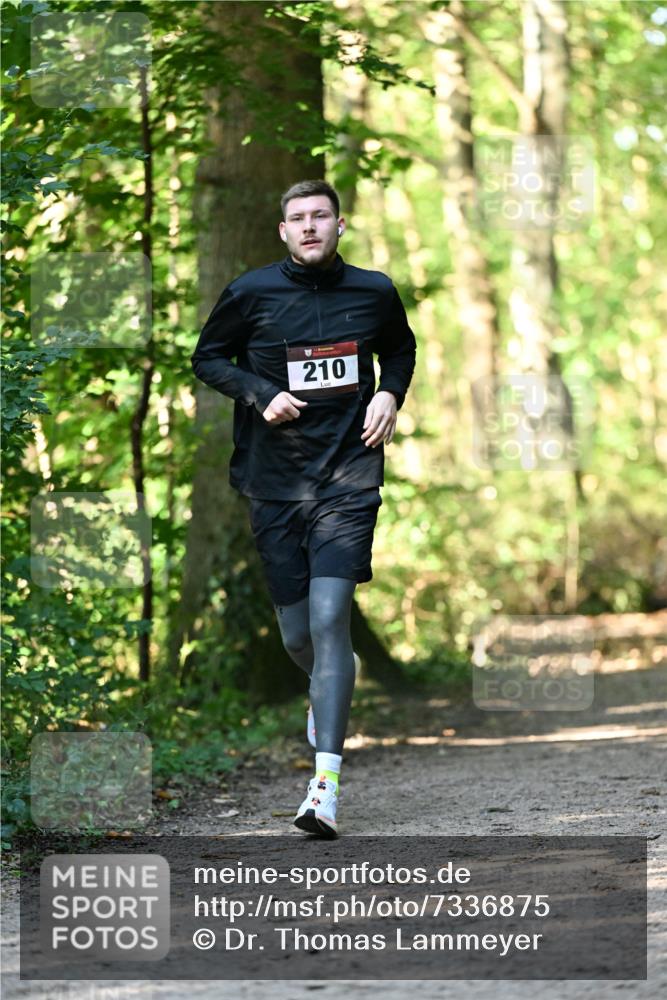 06.10.2024 - Bramfelder Halbmarathon 2024 Dr. Thomas Lammeyer http://msf.ph/oto/7336875 06.10.2024 10:17:35 Laufen 210 meine-sportfotos.de