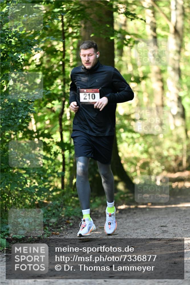06.10.2024 - Bramfelder Halbmarathon 2024 Dr. Thomas Lammeyer http://msf.ph/oto/7336877 06.10.2024 10:17:35 Laufen 210 meine-sportfotos.de